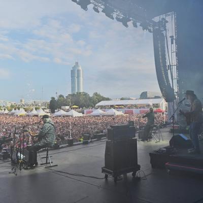 448986543 8157688340907904 7640705963923521619 N